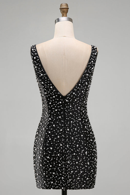Robe de soirée courte noire moulante pailletée avec perles et col en V