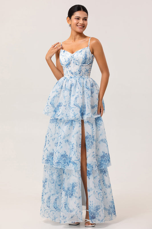 Robe longue de demoiselle d'honneur trapèze imprimée fleur bleue et blanche à volants avec fente