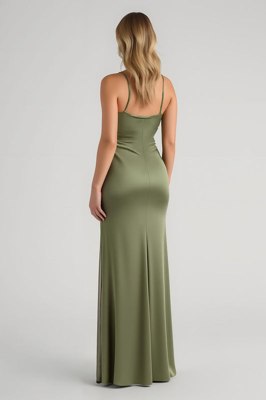 Robe de demoiselle d'honneur longue fourreau en satin olive plissé à fines bretelles