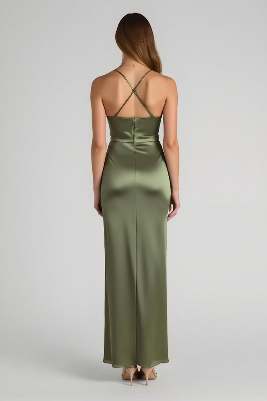 Robe de demoiselle d'honneur longue en satin froncé à bretelles spaghetti et fourreau de couleur olive