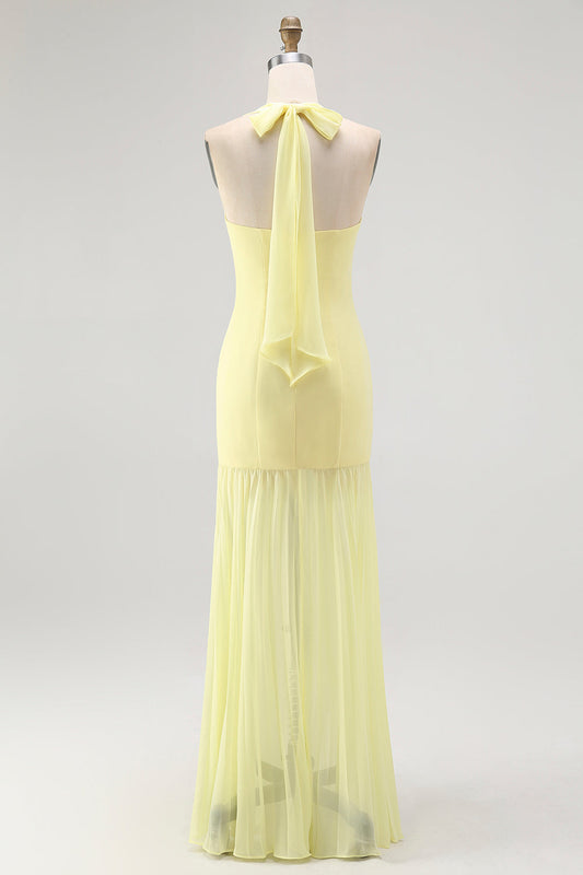 Robe longue de demoiselle d'honneur jaune licou fourreau froncée à nouer dans le dos