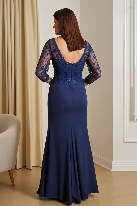 Robe longue fourreau en satin bleu marine avec encolure bateau et ceinture pour la mère de la mariée