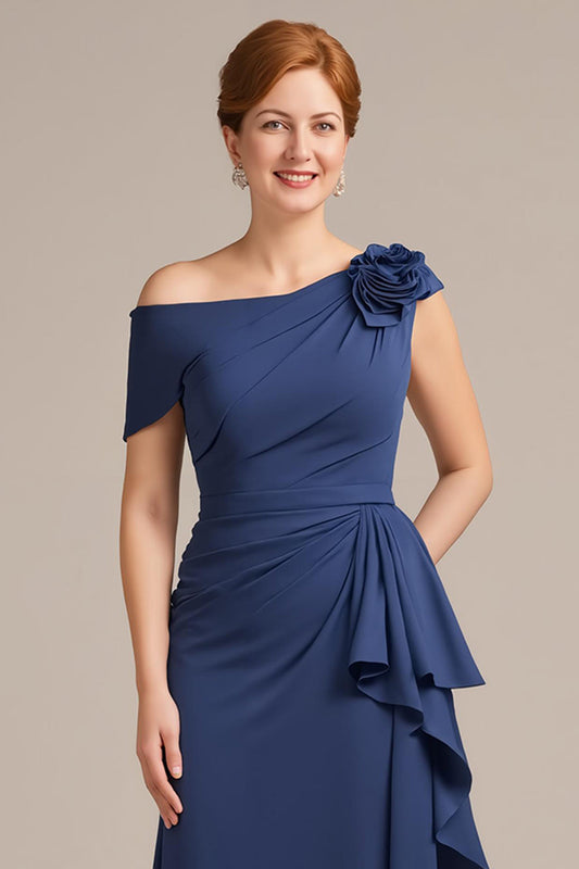 Robe de mère de la mariée longue fourreau asymétrique bleu marine à volants et fleur 3D