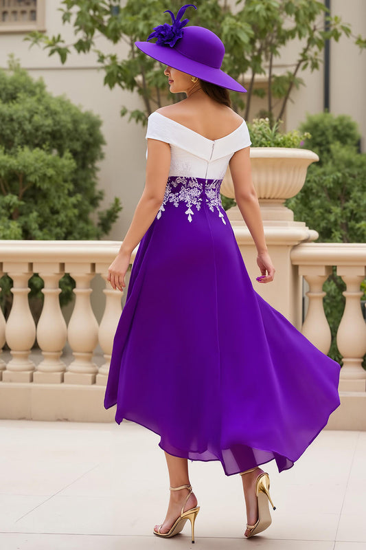 Robe trapèze de mère de la mariée violette à encolure en V froncée avec appliques en dentelle