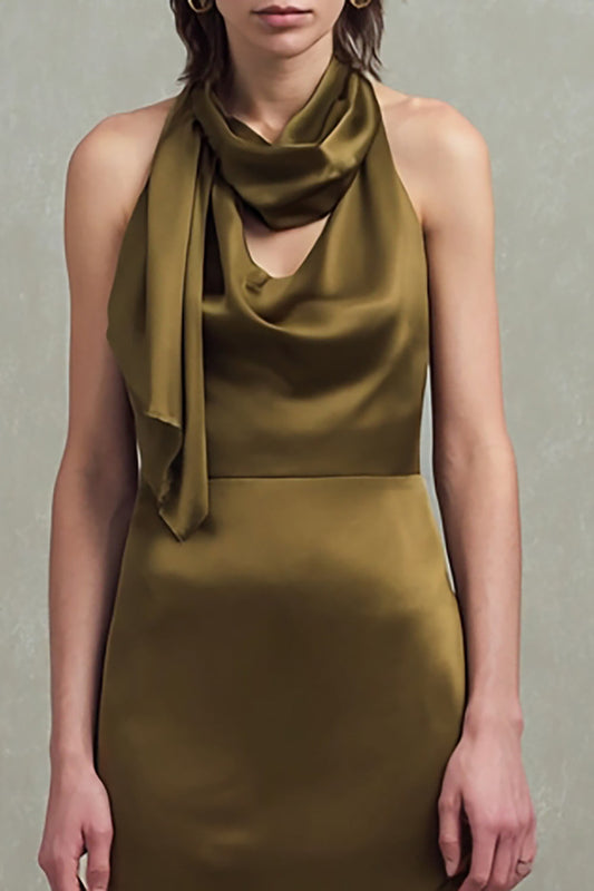 Robe longue de soirée vert olive avec volants