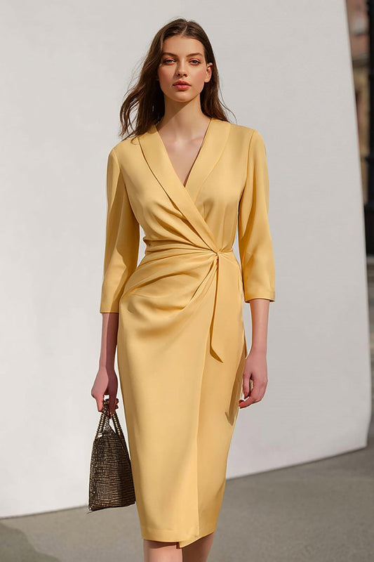 Robe de travail fourreau froncée à manches 3/4 et revers châle jaune