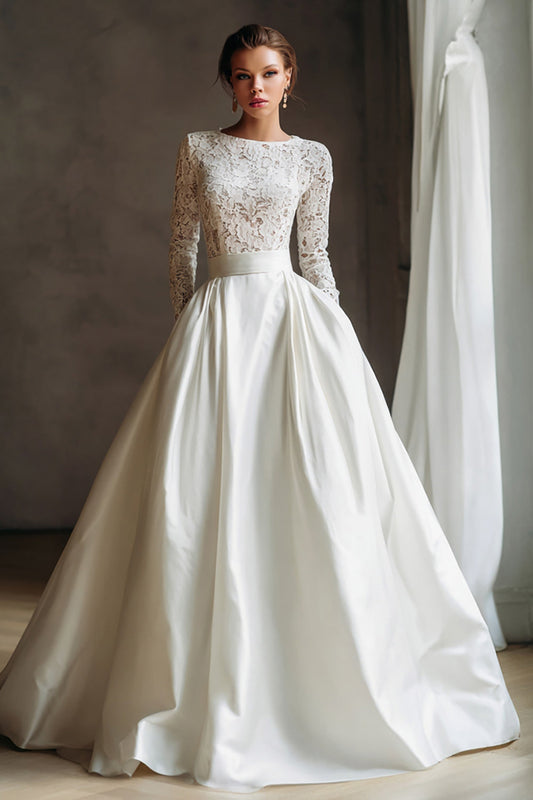 Robe de mariée évasée en ivoire à encolure bateau, manches longues et dentelle