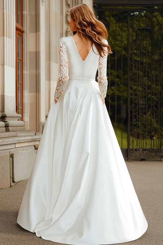 Robe de mariée ivoire col en V ligne A manches longues avec dentelle