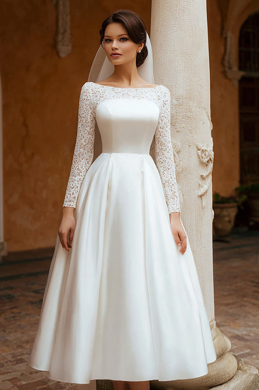 Robe de fiançailles en dentelle évasée à manches longues ivoire