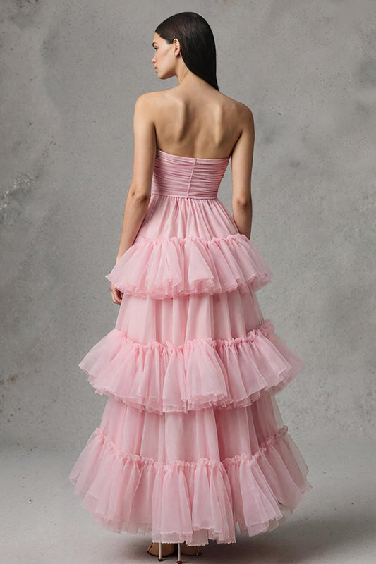 Robe de soirée longue trapèze sans bretelles en tulle rose avec volants