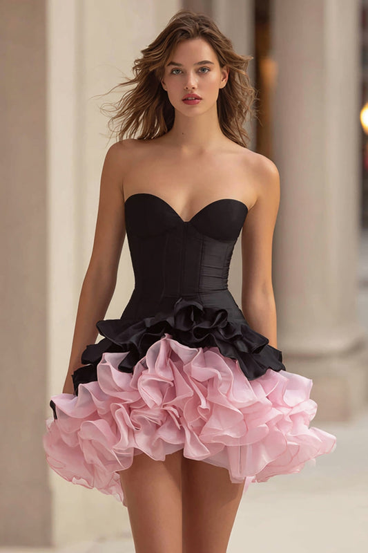 Robe courte de cocktail noire et rose avec corset bustier en cœur, coupe trapèze et volants