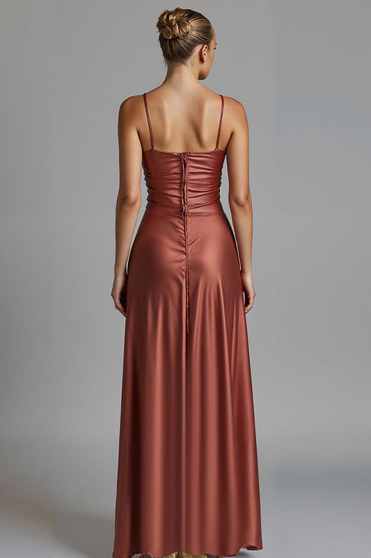 Robe de soirée coupe droite asymétrique à fines bretelles et volants