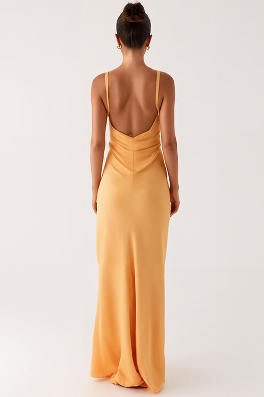 Robe de soirée fourreau jaune clair découpée à fines bretelles
