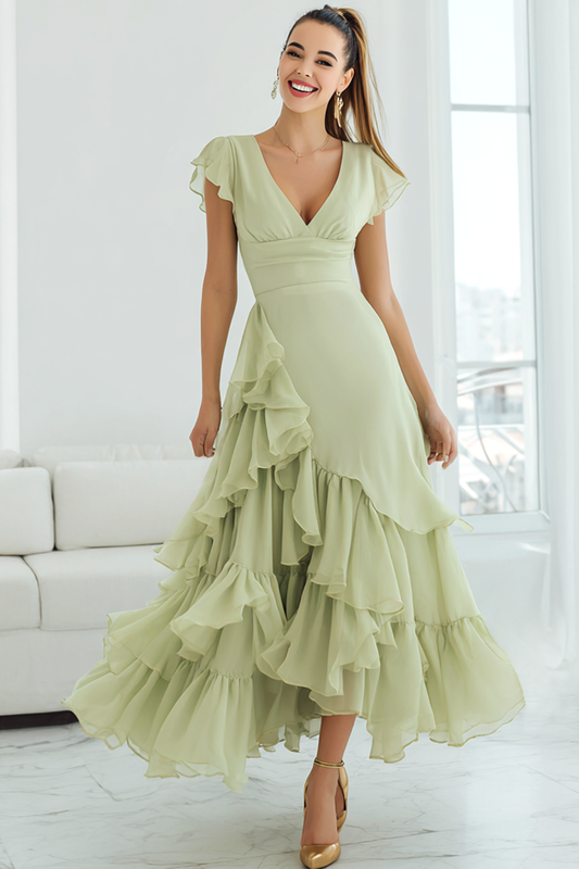 Robe longue de demoiselle d'honneur vert clair en mousseline, coupe trapèze, col en V, volants et manches