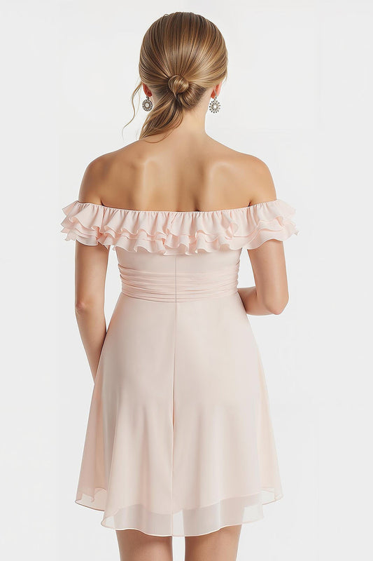 Robe de demoiselle d'honneur courte rose pâle en mousseline de soie coupe trapèze à volants avec épaules dénudées junior