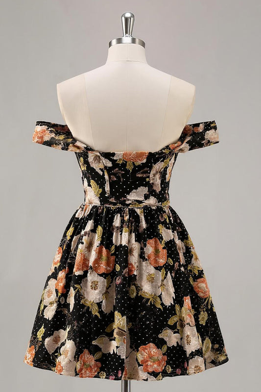 Robe De Soirée Courte De Retour Au Bal De Promo Avec Perles, Coupe Trapèze, Noire Fleurie Et Épaules Dénudées