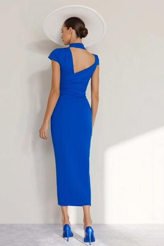 Robe fourreau dos-nu bleu roi en mousseline pour mère de la mariée