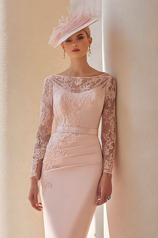 Robe midi de mère de la mariée en satin rose poudré et dentelle avec encolure bateau illusion