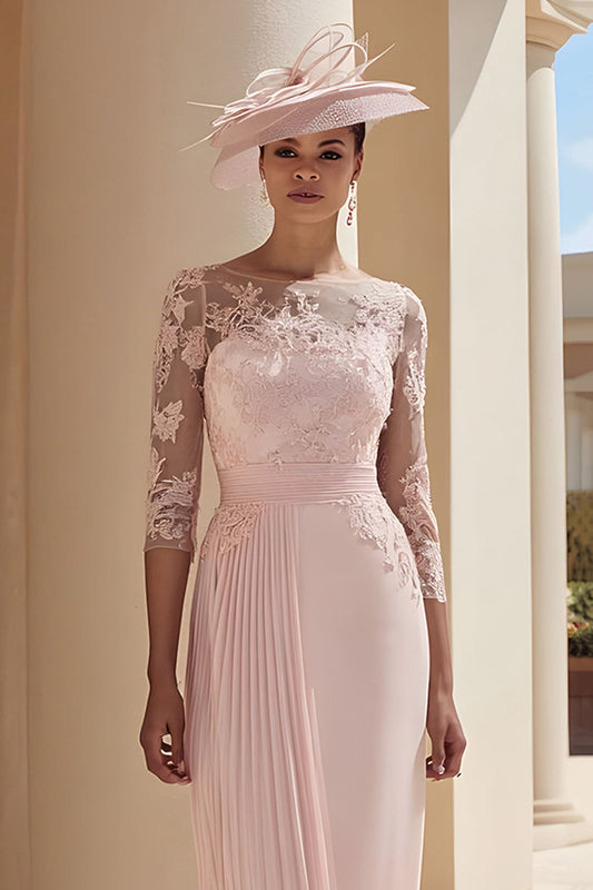 Robe de mariée plissée mi-longue en mousseline rose blush, col bateau illusion, en dentelle