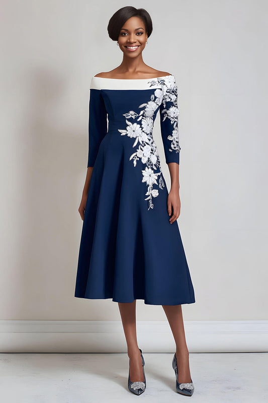Robe midi en satin ligne A bleu marine à fleurs avec appliques pour la mère de la mariée