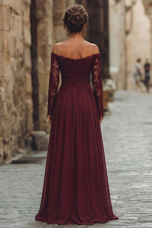 Robe longue de mère de la mariée trapèze en dentelle avec épaules dénudées Cabernet