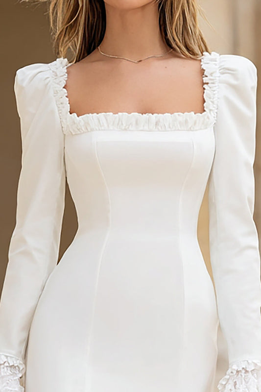 Mini robe de fiançailles ivoire moulante à encolure carrée