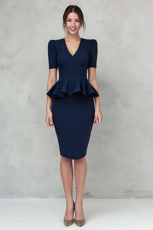 Robe de travail mi-longue fourreau bleu marine à volants et col en V