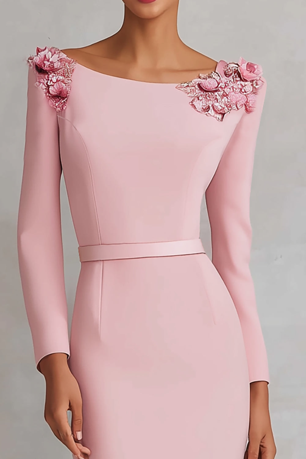 Robe de travail fourreau mi-longue rose avec col bateau et appliques