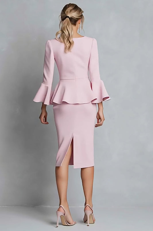 Robe de travail mi-longue fourreau rose à volants et col en V