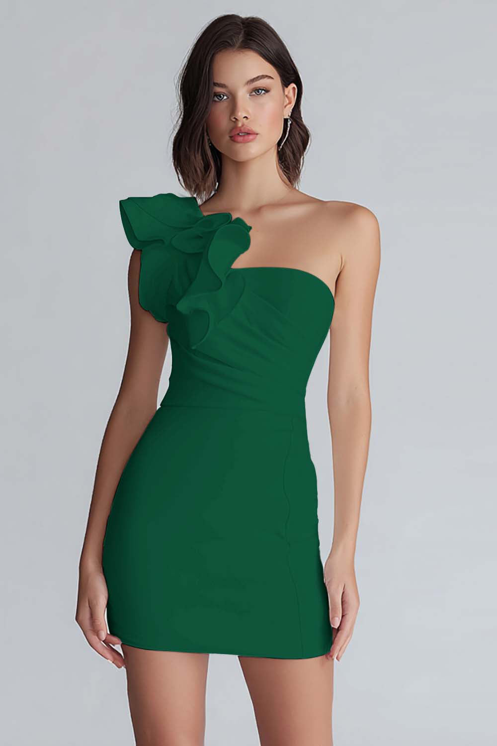 Robe courte moulante blanche à épaule unique froncée