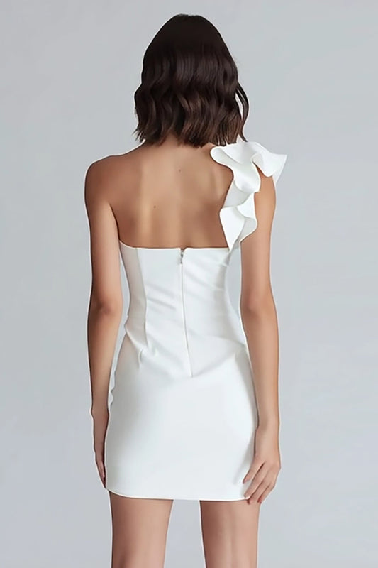 Robe courte moulante blanche à épaule unique froncée
