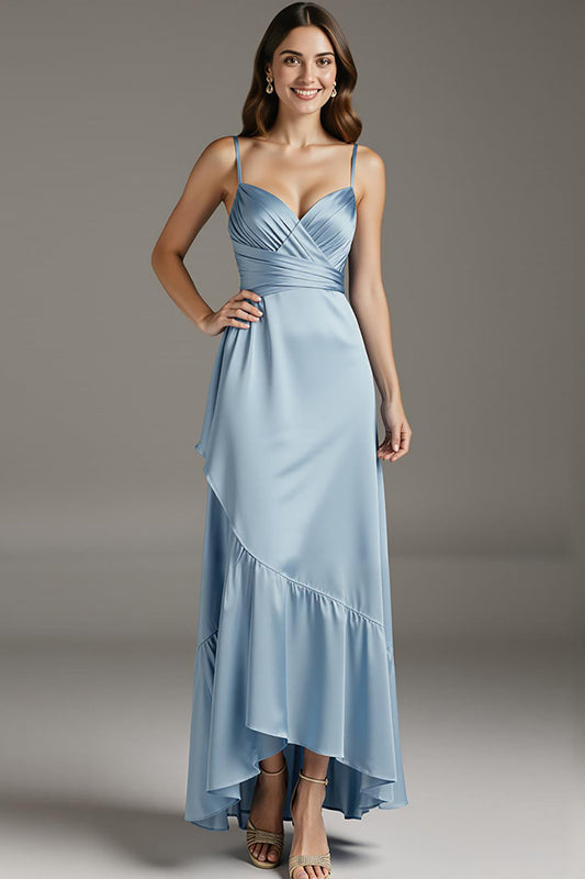 Robe de soirée bleu ciel à fines bretelles avec volants
