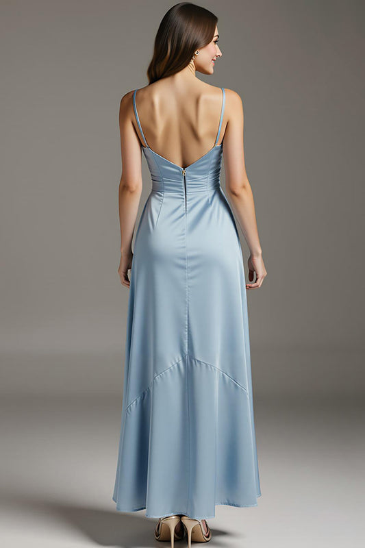 Robe de soirée bleu ciel à fines bretelles avec volants
