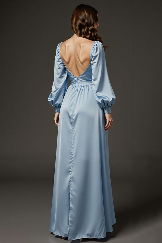 Robe de soirée longue fourreau en satin bleu clair avec manches et décolleté bustier