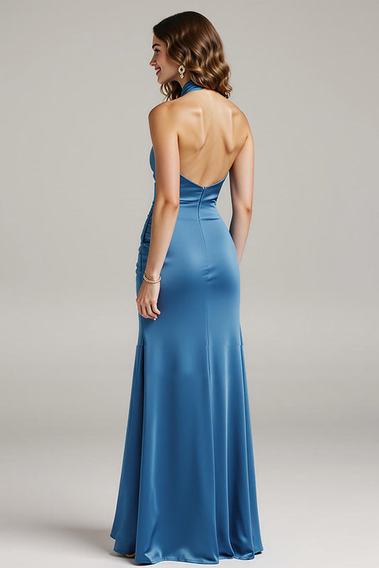 Robe de soirée longue en satin bleu roi, coupe licou avec poches