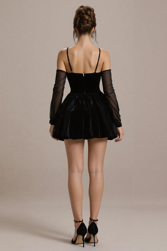 Robe cocktail courte trapèze à volants étagés en velours noir