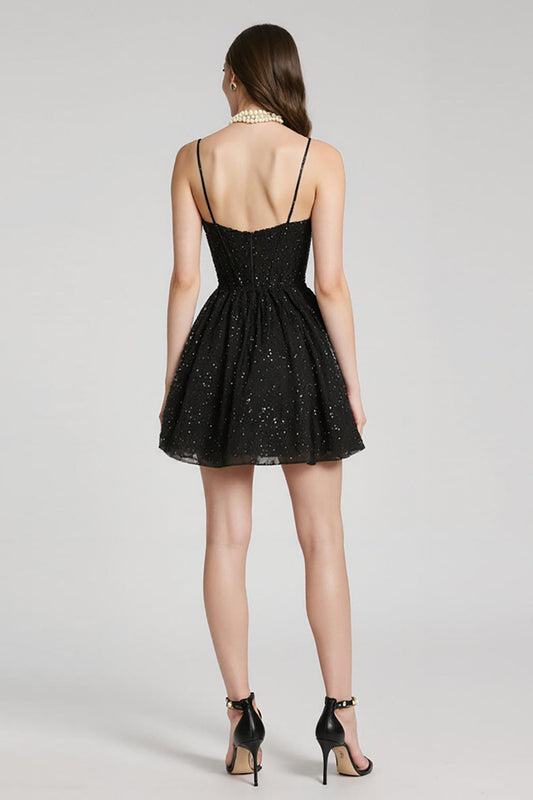 Robe de cocktail courte noire à sequins scintillants avec bustier en cœur et coupe trapèze