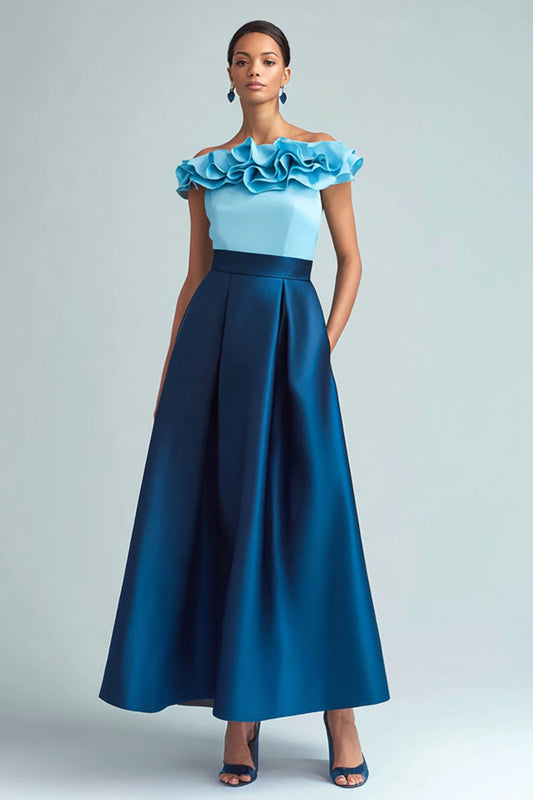 Robe de soirée trapèze décolletée aux épaules bleu ciel et bleu foncé