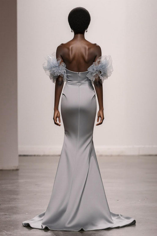 Robe de soirée sirène à volants et paillettes argentées, épaules dénudées