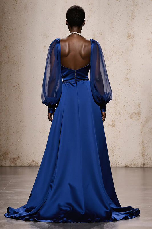 Robe de soirée fourreau en satin bleu roi, à manches longues et froncée