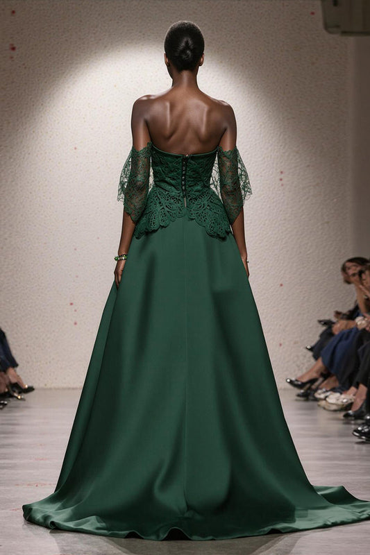 Robes de bal militaire longues trapèze vert foncé avec décolleté en cœur et appliques