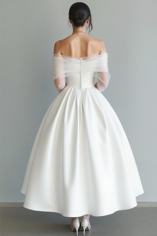 Robe de mariée longue blanche trapèze à épaules dénudées avec tulle