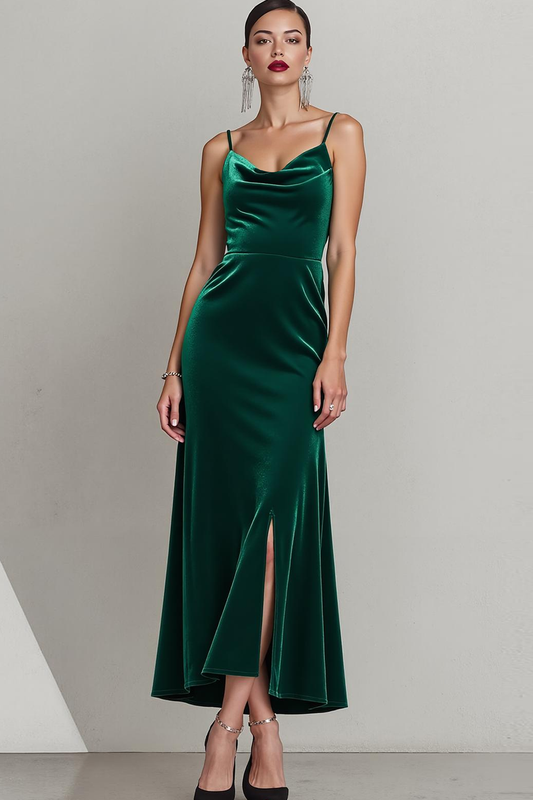 Robe longue de soirée vert foncé en velours avec fines bretelles et fente
