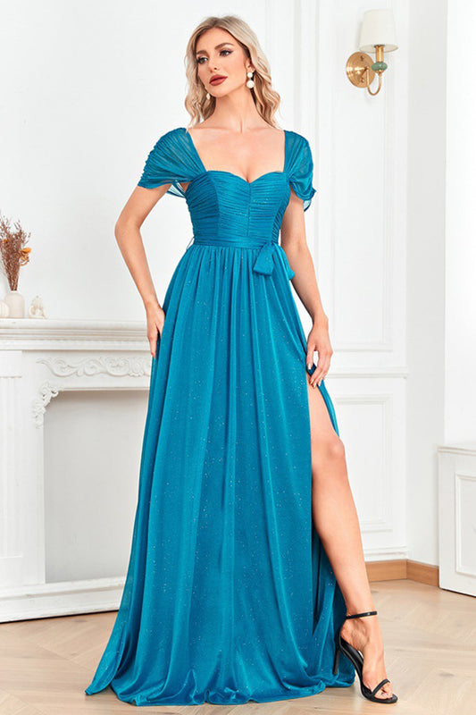 Robe de bal plissée trapèze bleue, épaules dénudées, avec fente
