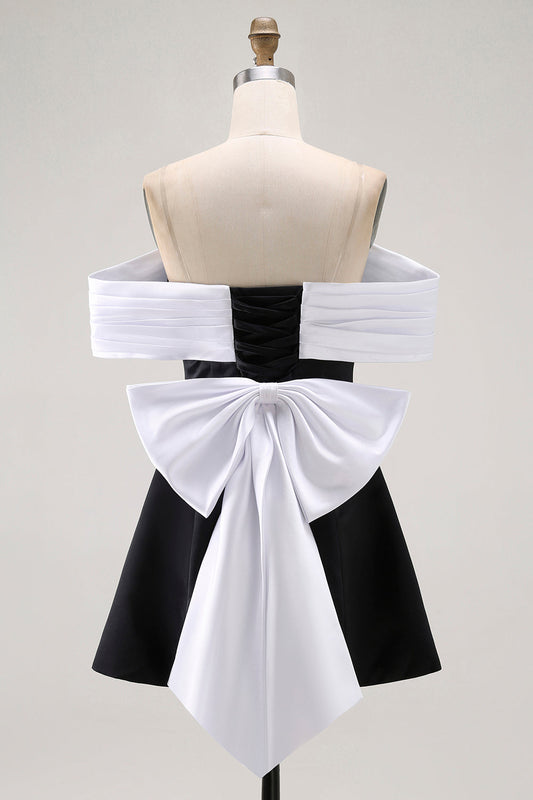 Robe courte de bal noire trapèze à épaules dénudées avec nœud