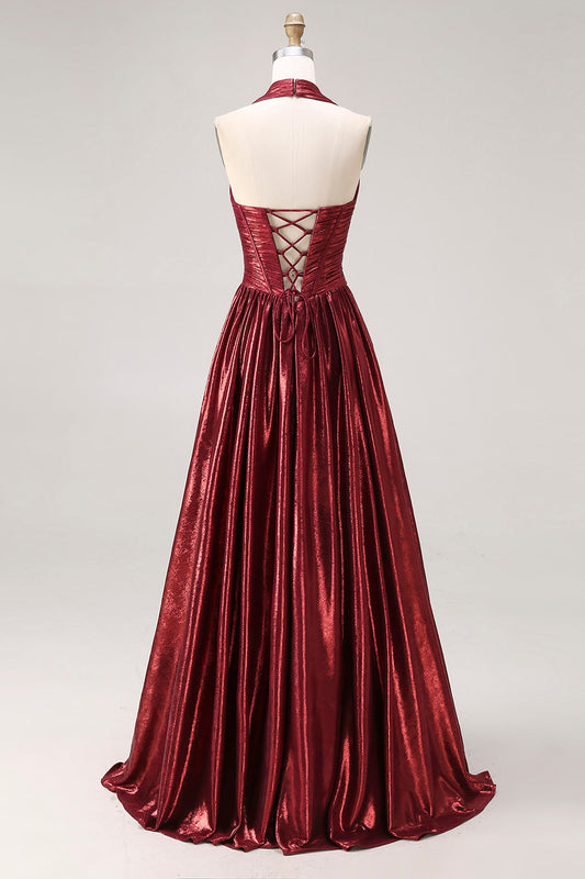 Robe de bal longue bordeaux métallisée coupe trapèze avec corset, col licou et fente
