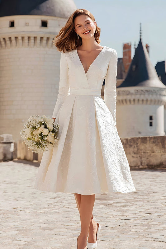 Robe de mariée mi-longue en ligne A en ivoire avec col en V pour mairie