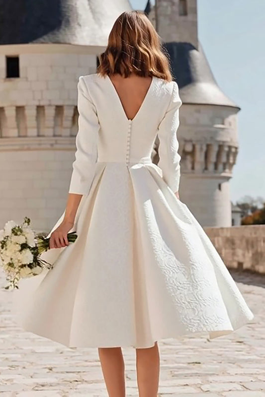 Robe de mariée mi-longue en ligne A en ivoire avec col en V pour mairie