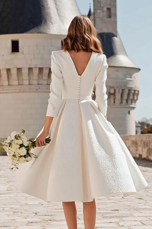 Robe de fiançailles mi-longue évasée couleur ivoire à encolure en V et manches 3/4
