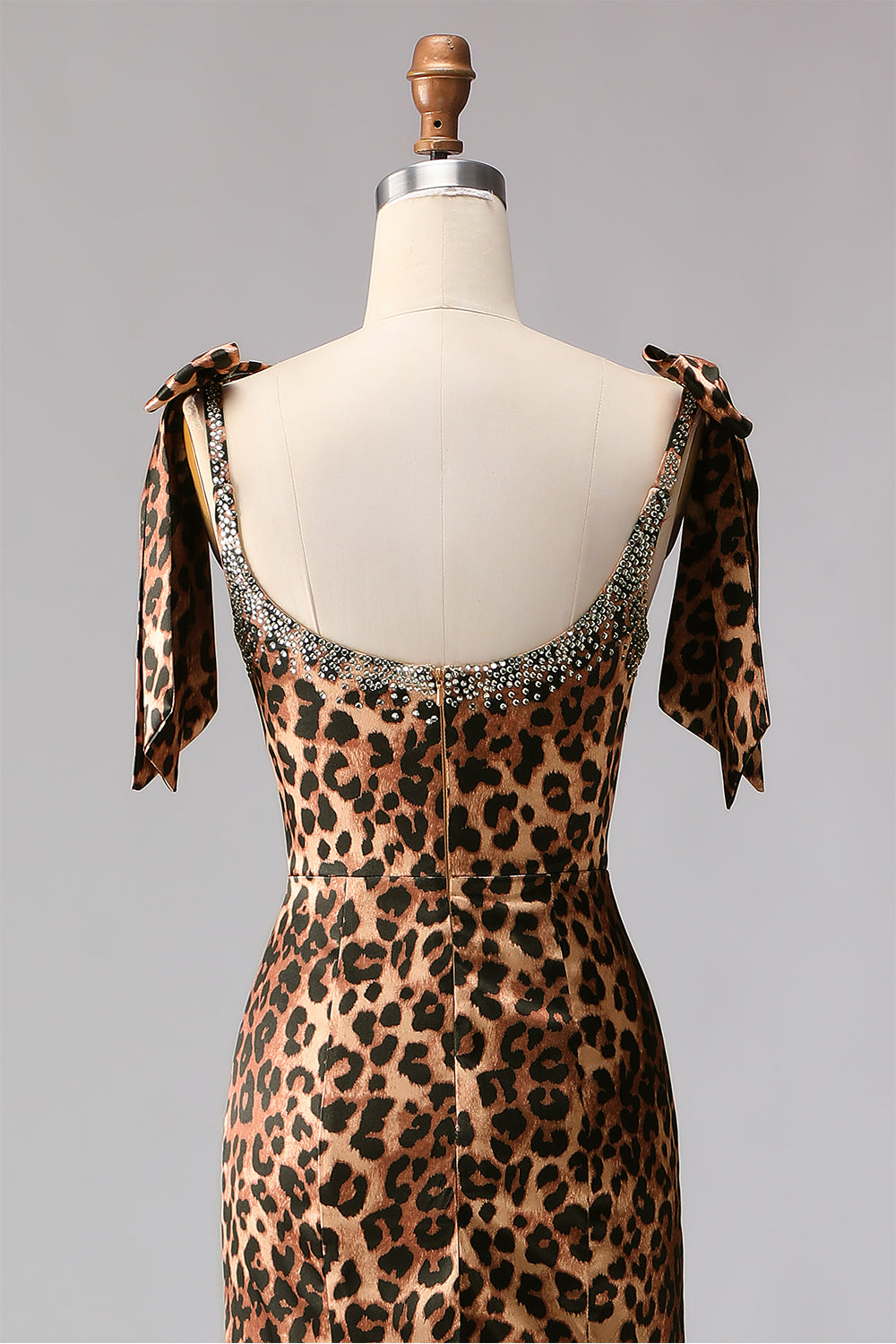 Robe longue de bal imprimée guépard marron avec bretelles perlées, nœuds et fente sirène